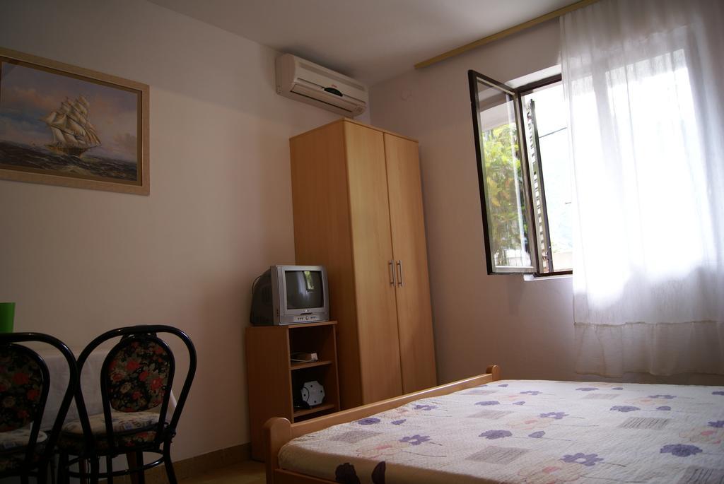 Apartment Kotor-Andrija Jovanovic Ruang foto